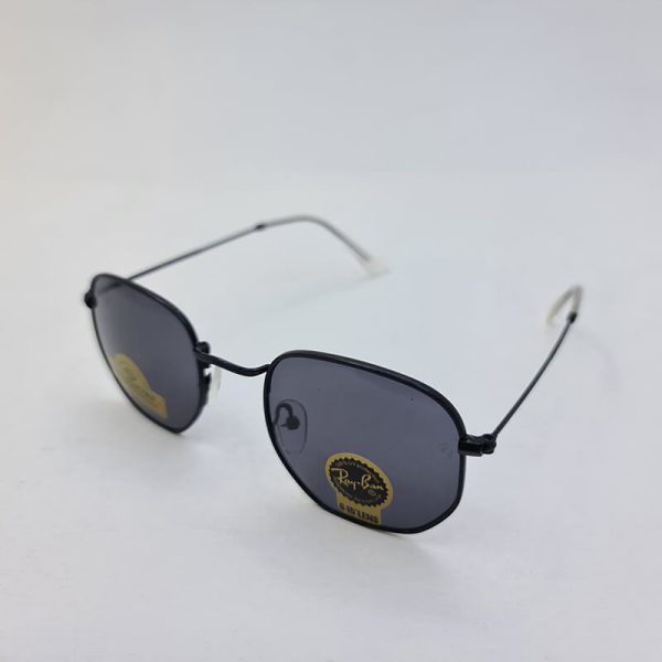عکس از عینک آفتابی ریبن با فریم چندضلعی و مشکی و لنز دودی مدل 3548