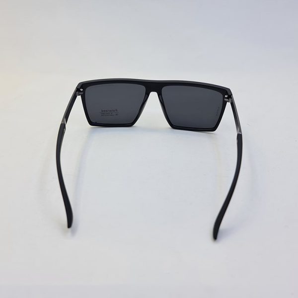 عکس از عینک آفتابی پلاریزه پورشه دیزاین با فریم مشکی مات مدل p929