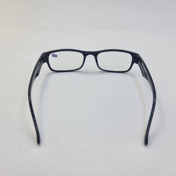 عکس از عینک مطالعه نمره +2. 25 با فریم مشکی و مستطیلی شکل مدل 0715-3