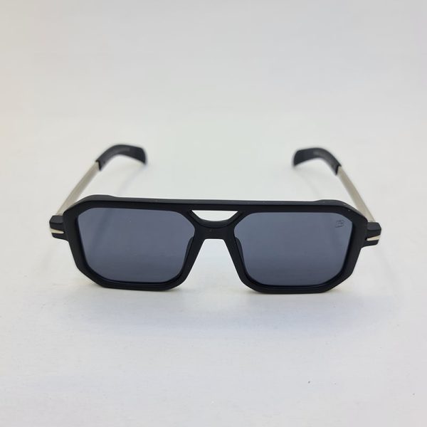 عکس از عینک آفتابی دیوید بکهام با فریم مشکی مات و دو پل بینی مدل d22845