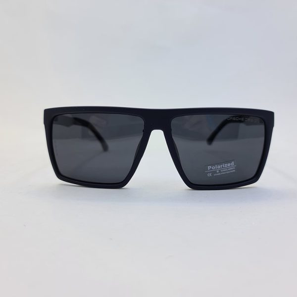عکس از عینک آفتابی پلاریزه پورشه دیزاین با فریم سرمه ای مات مدل p929