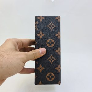 عکس از قاب عینک ال وی آهنربایی، مستطیلی و رنگ قهوه ای تیره مدل 991773