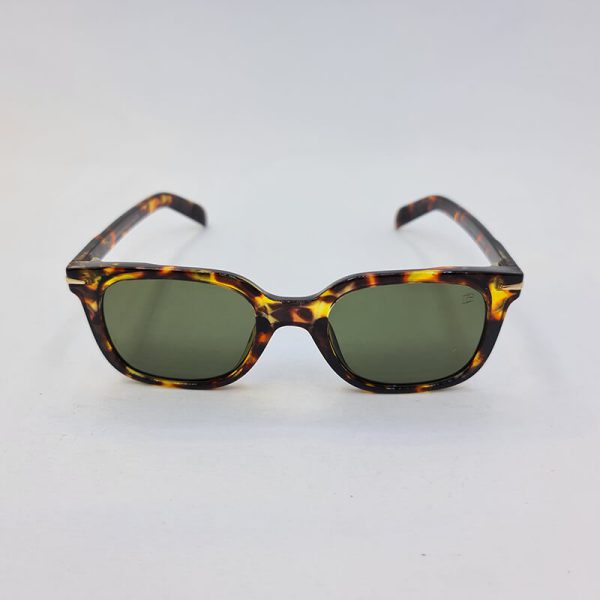 عکس از عینک آفتابی david beckham با فریم قهوه ای و عدسی سبز مدل d22842