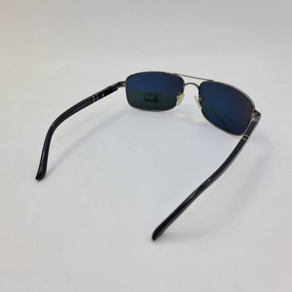 عکس از عینک آفتابی مستطیلی پرسول با عدسی شیشه ای و دسته فنری مدل p05006