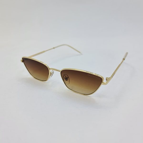 عکس از عینک آفتابی گربه ای طلایی رنگ با عدسی قهوه ای برند بالینسیاگا مدل 22015