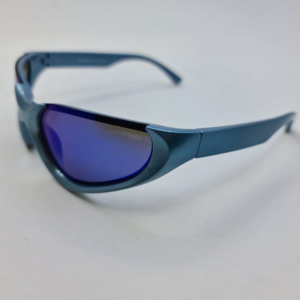 عکس از عینک آفتابی بالینسیاگا با فریم سبز و عدسی آینه ای آبی مدل 10045