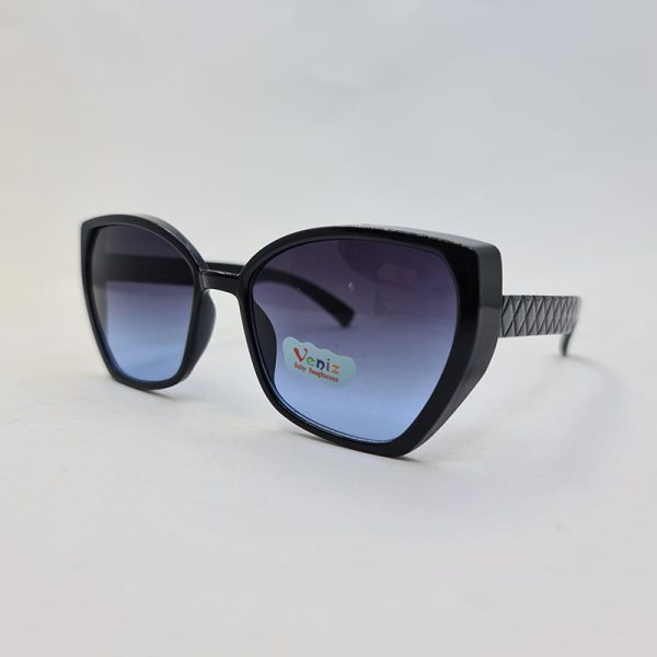 عکس از عینک آفتابی بچگانه با فریم مشکی رنگ پروانه ای با لنز دودی مدل 3083