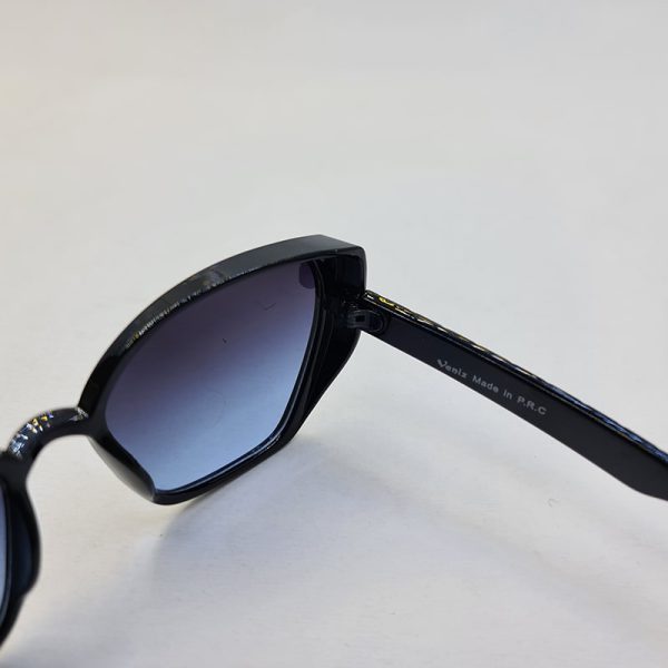 عکس از عینک آفتابی بچگانه با فریم مشکی رنگ پروانه ای با لنز دودی مدل 3083