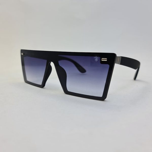 عکس از عینک آفتابی با فریم مشکی مات عدسی اسپرت و آبی سایه روشن برند ریبن مدل 9020