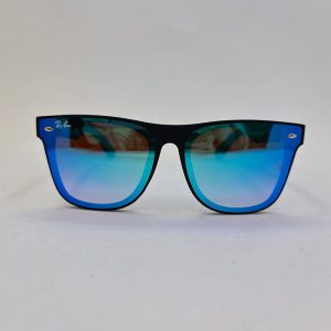 عکس از عینک آفتابی Ray-Ban با لنز آینه ای آبی و فریم مشکی مات مدل 3588