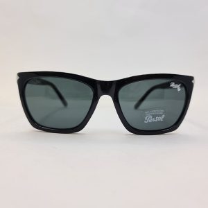 عکس از عینک دودی پرسول با فریم مشکی و عدسی سنگ و دسته فنری مدل PO3220