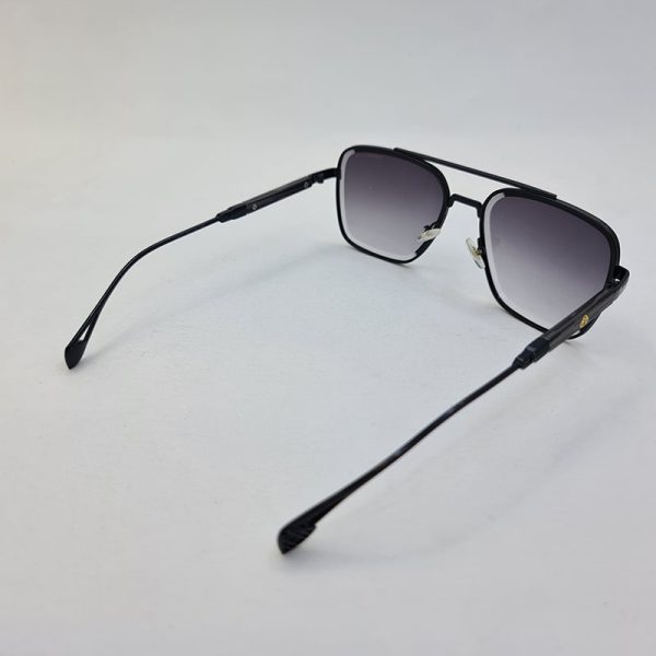 عکس از عینک آفتابی میباخ با فریم مشکی و فلزی و عدسی دودی مدل m011