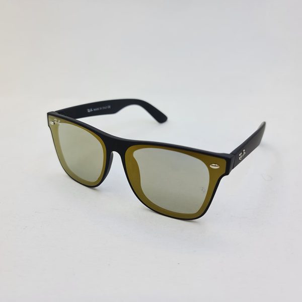 عکس از عینک آفتابی ray-ban با لنز آینه ای و نقره ای و فریم مشکی مات مدل 3588