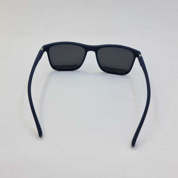 عکس از عینک آفتابی پلاریزه سورمه ای با فریم مستطیلی برند هوگو باس مدل 9529