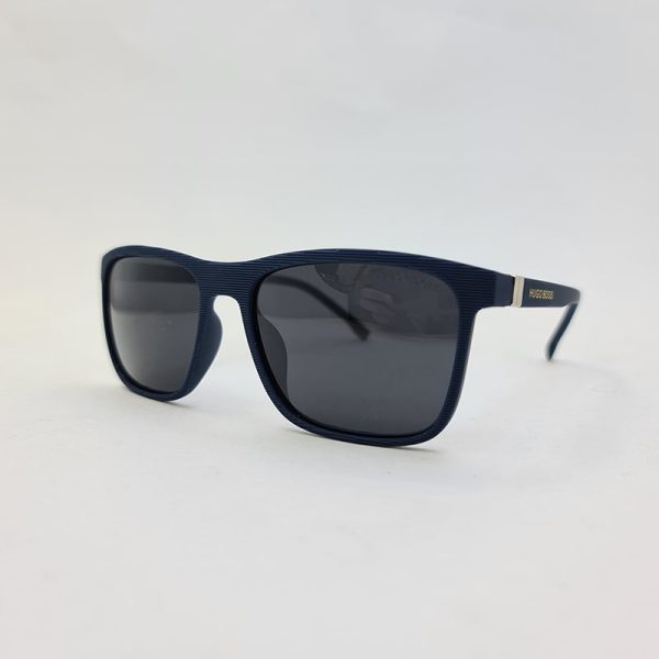 عکس از عینک آفتابی پلاریزه سورمه ای با فریم مستطیلی برند هوگو باس مدل 9529