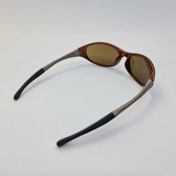 عکس از عینک آفتابی ورزشی با فریم و عدسی قهوه ای و دسته رنگ بژ مدل 113