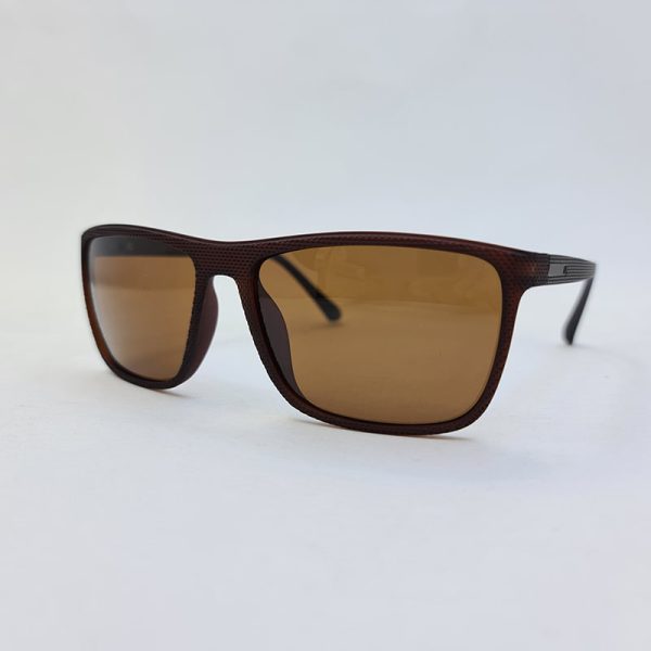 عکس از عینک آفتابی پولاریزه و ضدانعکاس با فریم و لنز قهوه ای oga morel مدل 7902