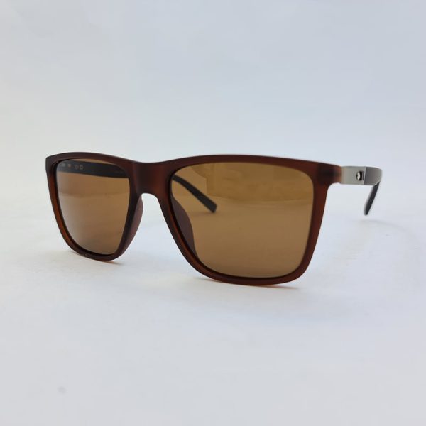 عکس از عینک آفتابی پلار و آنتی رفلکس با فریم قهوه ای و دسته فنری اوگا مدل 7905