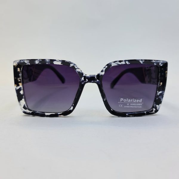 عکس از عینک آفتابی پلاریزه dior با دسته مشکی رنگ و فریم طرح چریکی مدل p6818
