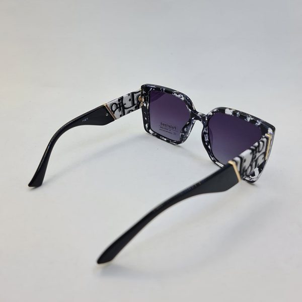 عکس از عینک آفتابی پلاریزه dior با دسته مشکی رنگ و فریم طرح چریکی مدل p6818