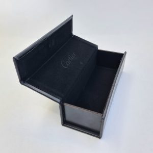 عکس از کیف عینک برند کارتیه Cartier مگنتی، مستطیلی و مشکی مدل 991790