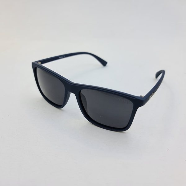 عکس از عینک آفتابی پلار با فریم سورمه ای و حاشیه طوسی prada مدل 9554