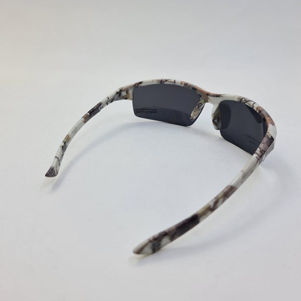 عکس از عینک آفتابی ورزشی با فریم طرح سرامیکی و عدسی دودی تیره مدل 111