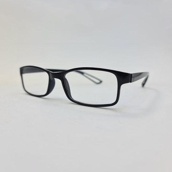 عکس از عینک مطالعه با نمره +1. 00 با فریم مشکی، نشکن و بسیار انعطاف پذیر مدل 51