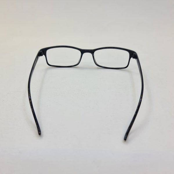 عکس از عینک مطالعه با نمره +2. 00 با فریم مشکی، نشکن و بسیار انعطاف پذیر مدل 51