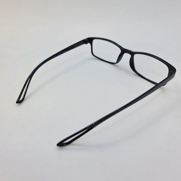عکس از عینک مطالعه با نمره +2. 50 با فریم مشکی، نشکن و بسیار انعطاف پذیر مدل 51