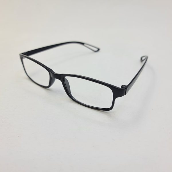 عکس از عینک مطالعه با نمره +3. 00 با فریم مشکی، نشکن و بسیار انعطاف پذیر مدل 51