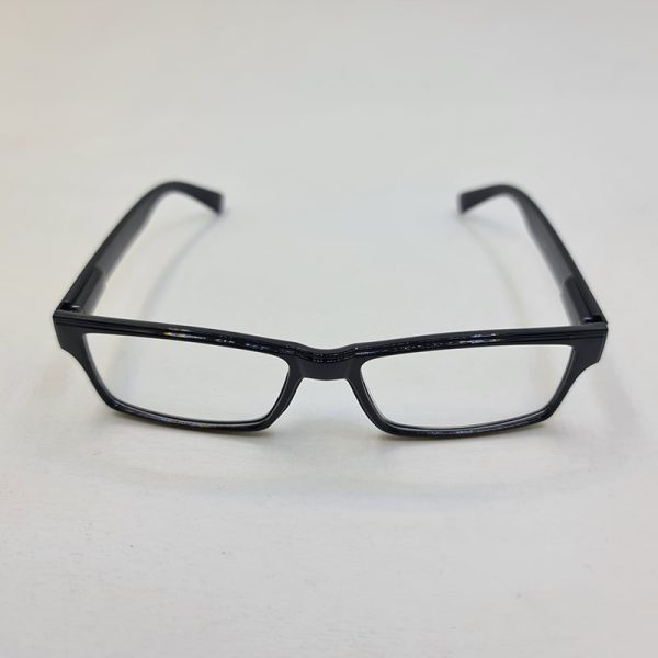 عکس از عینک مطالعه با نمره +1. 00 با فریم مشکی و دسته فنری مدل f28