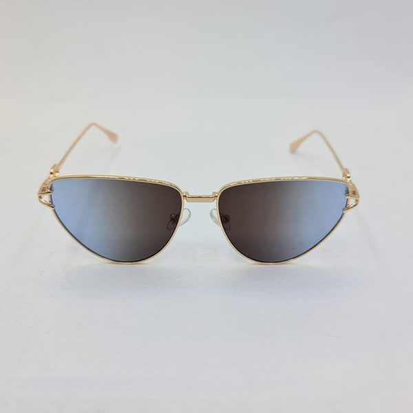 عکس از عینک آفتابی با فریم مثلثی طلایی رنگ برند دیتای و لنز آبی و قهوه ای مدل 7641