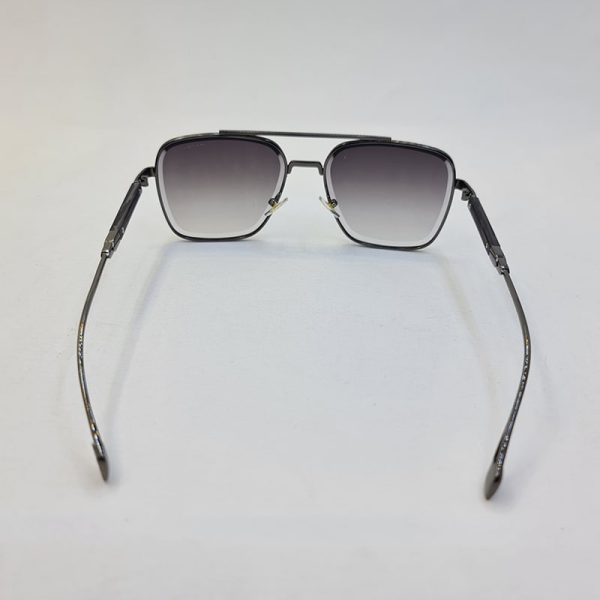 عکس از عینک آفتابی میباخ با فریم نوک مدادی و عدسی دودی و آنتی رفلکس مدل m011
