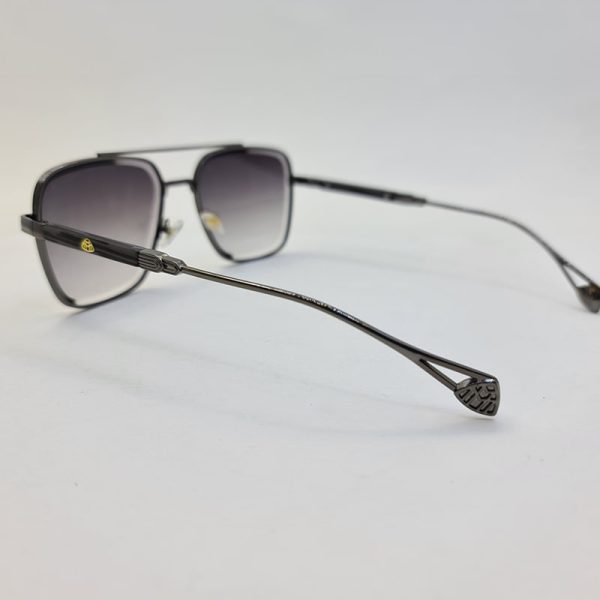عکس از عینک آفتابی میباخ با فریم نوک مدادی و عدسی دودی و آنتی رفلکس مدل m011