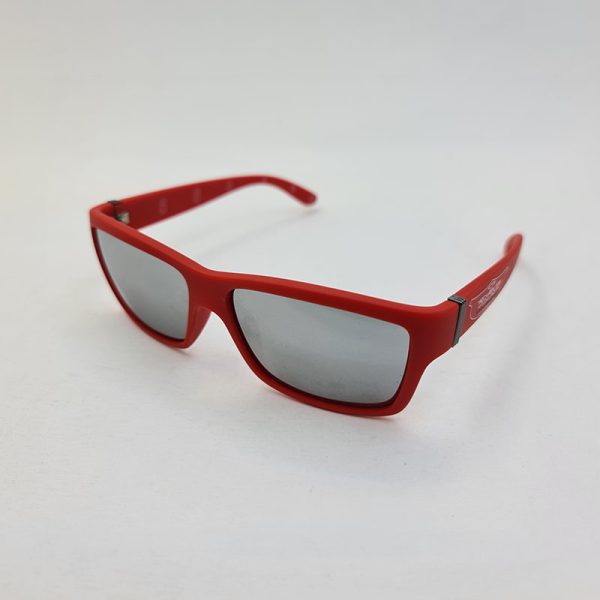 عکس از عینک آفتابی تیم پرسپولیس با عدسی آینه ای نقره ای و فریم قرمز مدل rfoo-2