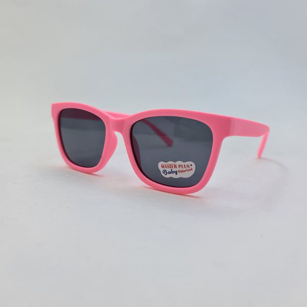 عکس از عینک آفتابی پلاریزه بچه گانه با فریم صورتی رنگ و ژله ای و لنز دودی مدل 8809