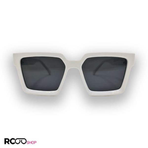 عکس از عینک آفتابی طرح میلیونر با فریم سفید رنگ برند لویی ویتون lv مدل m96006