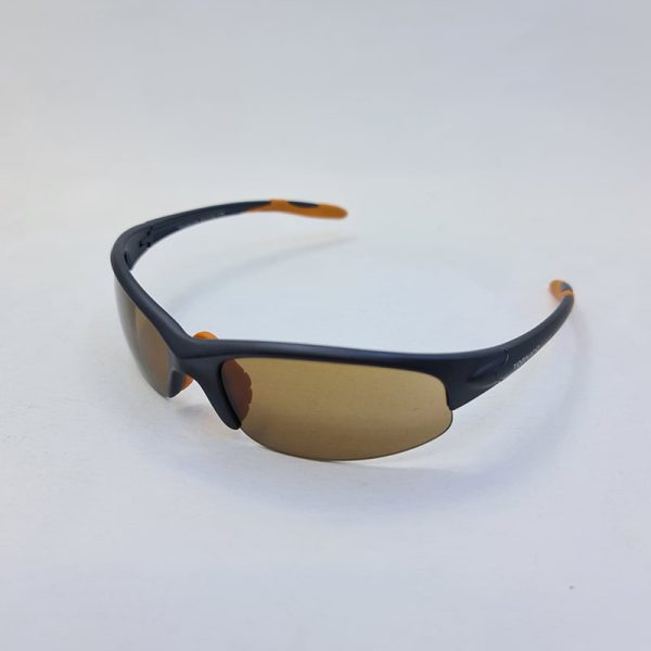 عکس از عینک ورزشی نیم فریم با فریم مشکی و لنز قهوه ای رنگ ترنادو مدل tp409108