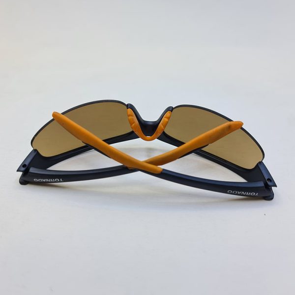 عکس از عینک ورزشی نیم فریم با فریم مشکی و لنز قهوه ای رنگ ترنادو مدل tp409108
