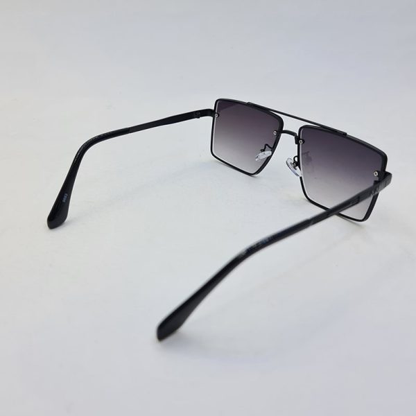 عکس از عینک آفتابی ditiai با فریم مشکی رنگ و مربعی و عدسی دودی مدل 9683