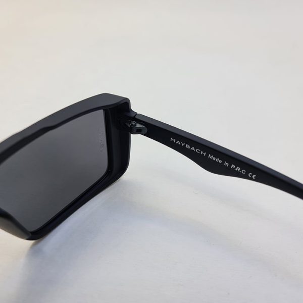 عکس از عینک آفتابی پلاریزه با فریم مستطیلی و مشکی رنگ مات برند میباخ مدل d22810p