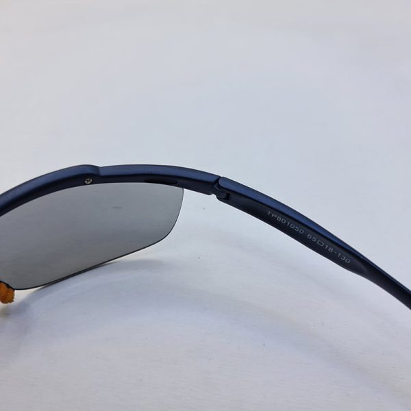 عکس از عینک ورزشی نیم فریم با فریم آبی و عدسی دودی تورنادو مدل tp801050