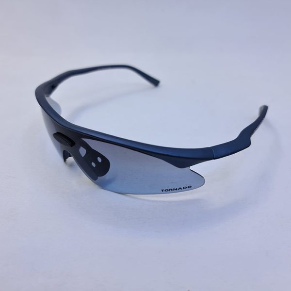 عکس از عینک آفتابی ورزشی نیم فریم با فریم و عدسی آبی رنگ برند ترنادو مدل tp409138
