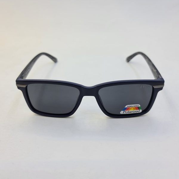 عکس از عینک آفتابی پلاریزه dior با فریم سورمه ای و دسته طوسی رنگ طرح چوبی مدل 4012