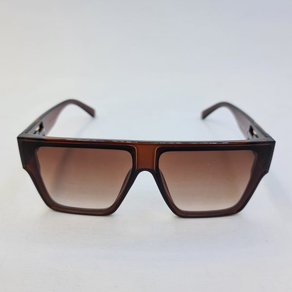 عکس از عینک آفتابی با عدسی قهوه ای سایه روشن و فریم قهوه ای برند فندی مدل 928