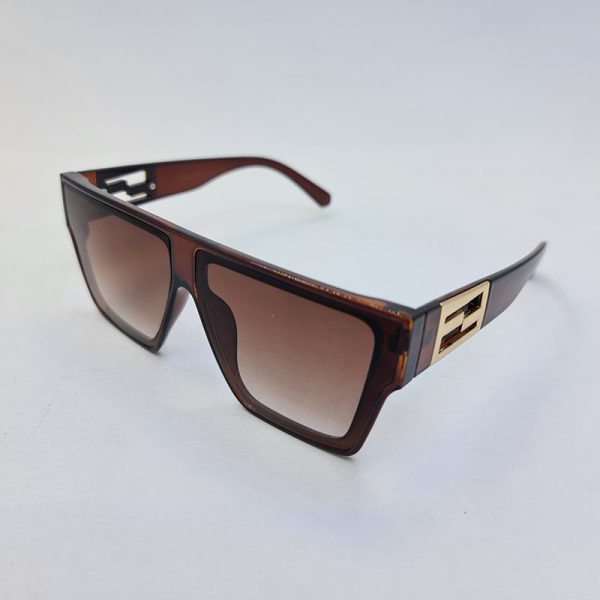 عکس از عینک آفتابی با عدسی قهوه ای سایه روشن و فریم قهوه ای برند فندی مدل 928