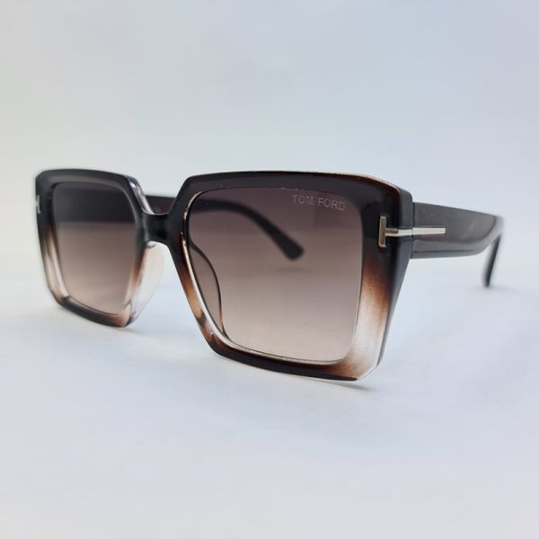 عکس از عینک آفتابی تام فورد با فریم قهوه ای و مربعی شکل و عدسی قهوه ای مدل 7276