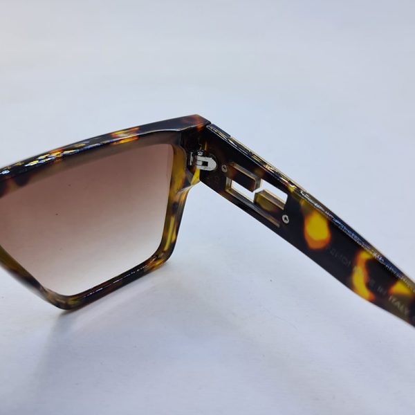 عکس از عینک آفتابی با عدسی قهوه ای سایه روشن و فریم هاوانا برند fendi مدل 928