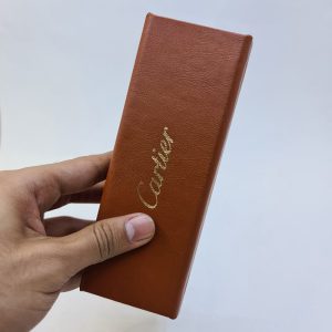 عکس از قاب عینک قهوه ای روشن کارتیه Cartier اهنربایی و مستطیلی مدل 991807